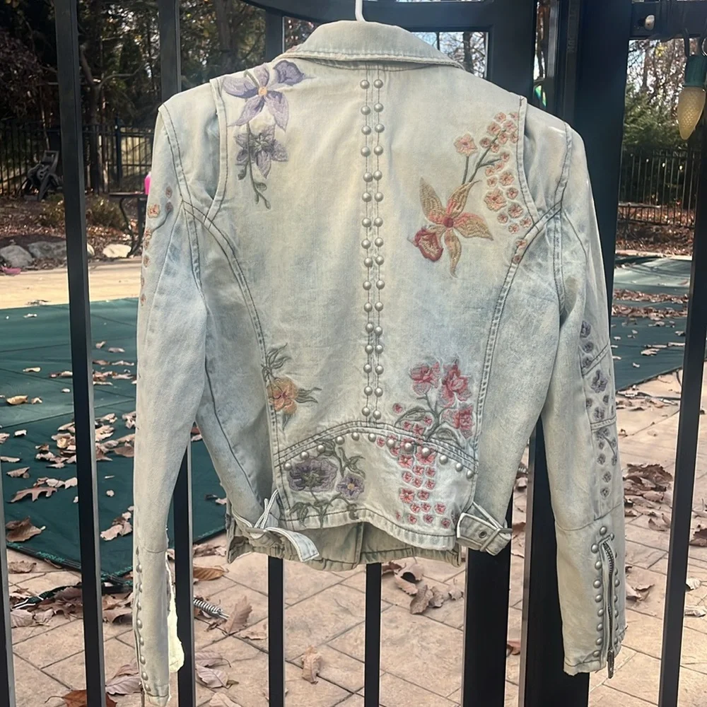 BLANKNYC M Denim Jean Jacket Floral Embroidered with Silver Studs - Picture 5 of 9